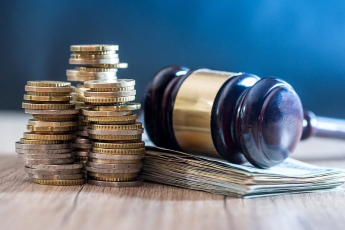 Ter que recorrer ao Judiciário por causa de serviço mal prestado gera indenização.