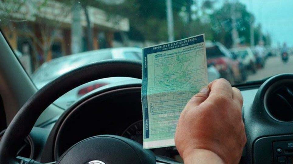 Se há isenção de IPVA por furto, DF não pode cobrar licenciamento e DPVAT, diz STJ