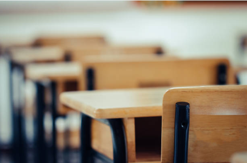 Professora terá jornada adaptada para acompanhar filho com síndrome de Down em atividades terapêuticas