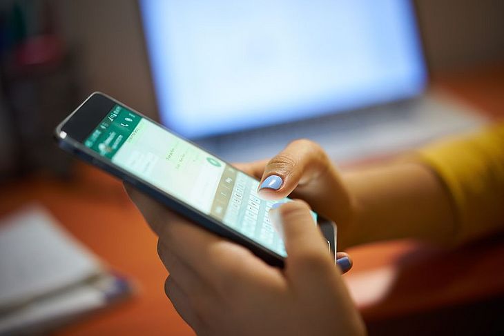 Banco é condenado a indenizar cliente vítima de golpe do WhatsApp (Imagem: Freepik)