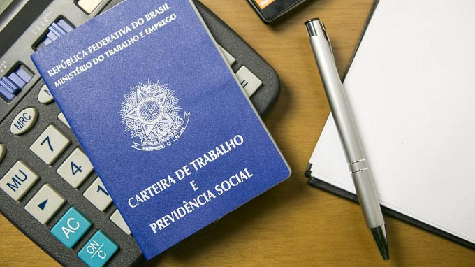 OPÇÃO DO EMPREGADO POR APOSENTADORIA ESPECIAL IMPLICA PEDIDO DE DEMISSÃO