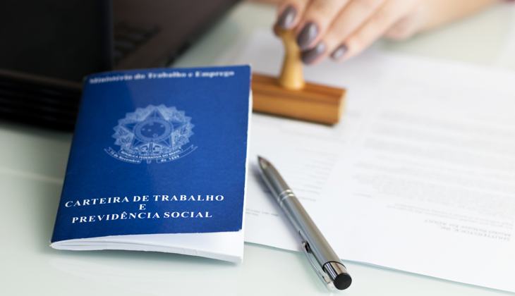 Empresa de transporte terá que pagar indenização por anotações desabonadoras na carteira de trabalho do empregado