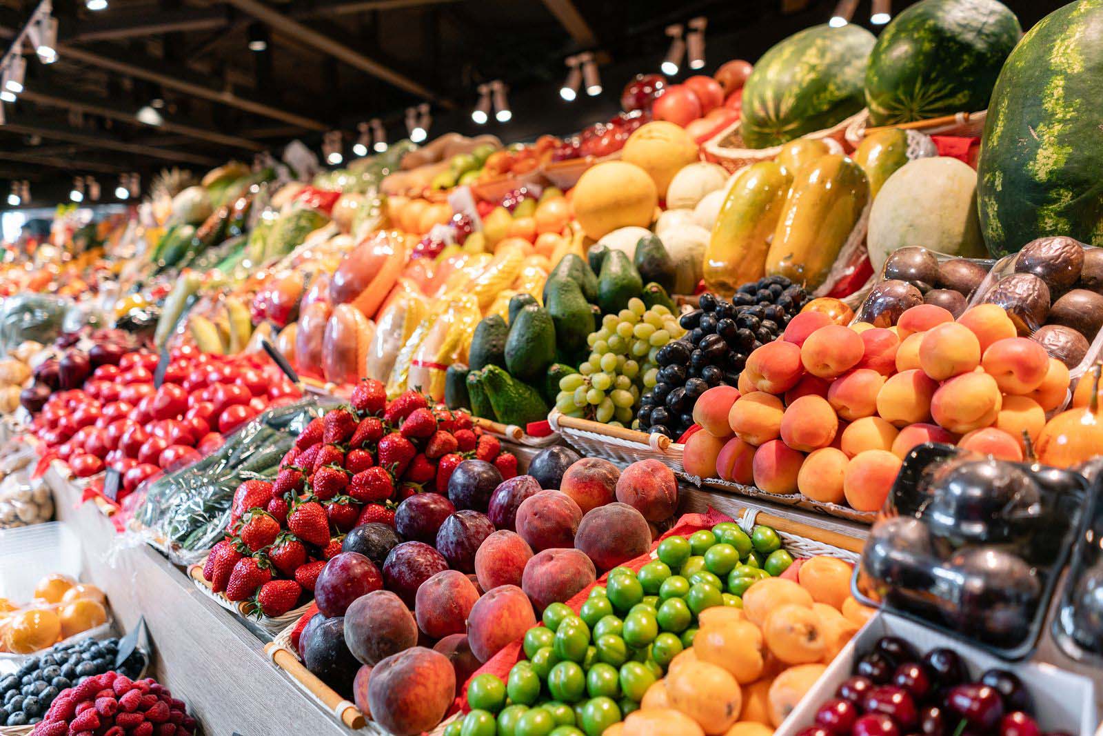 Supermercado deve indenizar cliente por duplicidade na cobrança da feira
