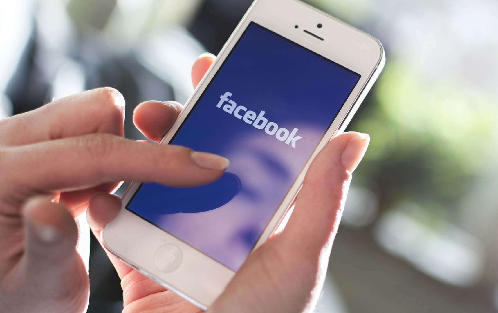 facebook-mobile-smartphone-ss-1920