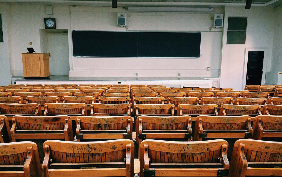 Instituições de ensino não são obrigadas a comprovar a regularidade fiscal e previdenciária para fazer o recredenciamento no MEC